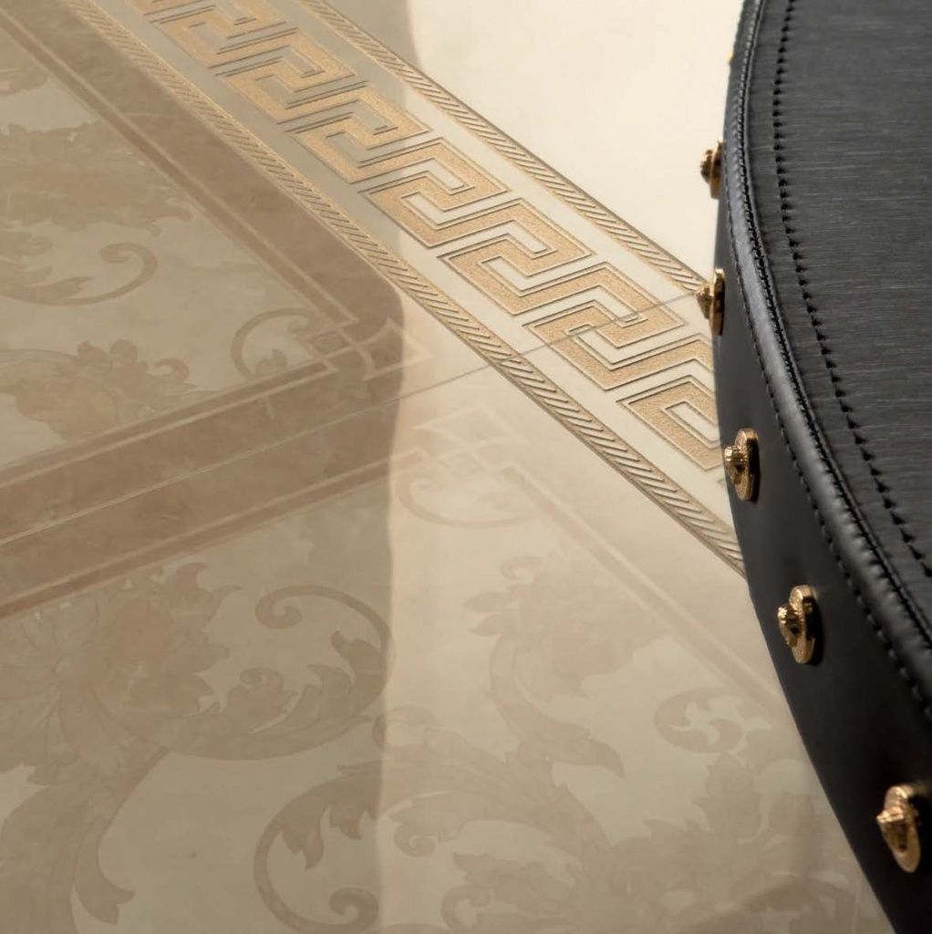 Versace 23.jpg Versace 23.jpg